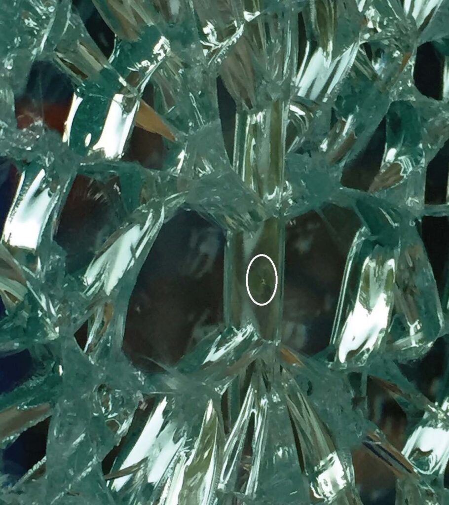 Spontani lom kaljenog sigurnosnog stakla usled uticaja nikl sulfida